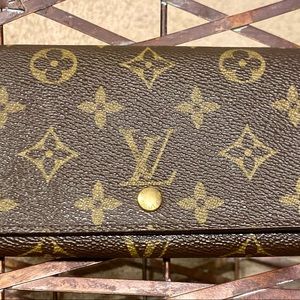 COPY - Authentic Louis Vuitton Small Wallet. This is for sale!